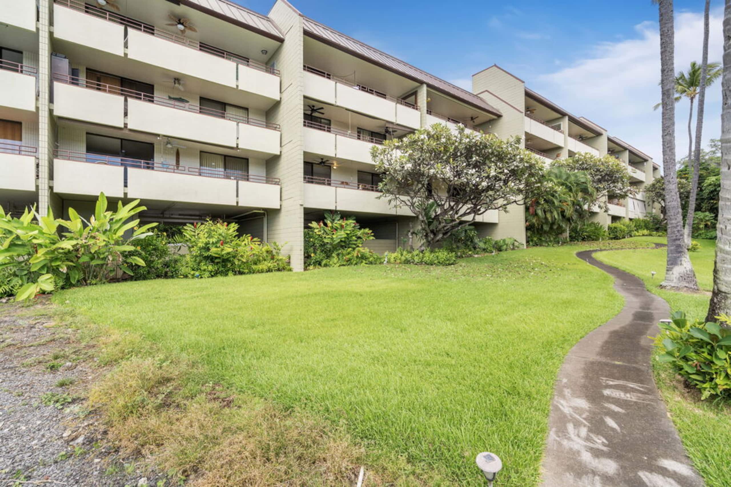 Condo in Kailua-Kona · ★5.0 · 2 bedrooms · 4 beds · 2 baths - Image 34