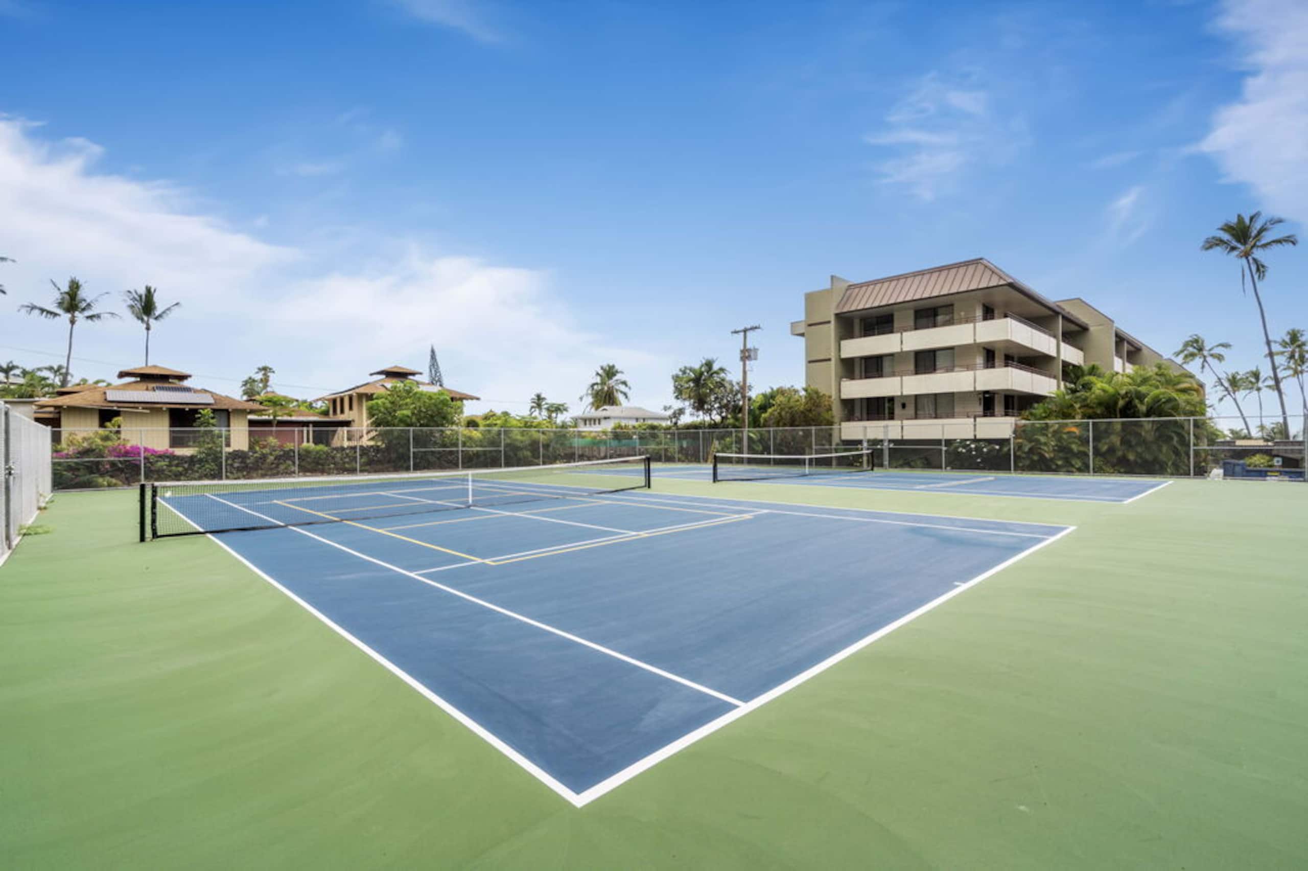Condo in Kailua-Kona · ★5.0 · 2 bedrooms · 4 beds · 2 baths - Image 36