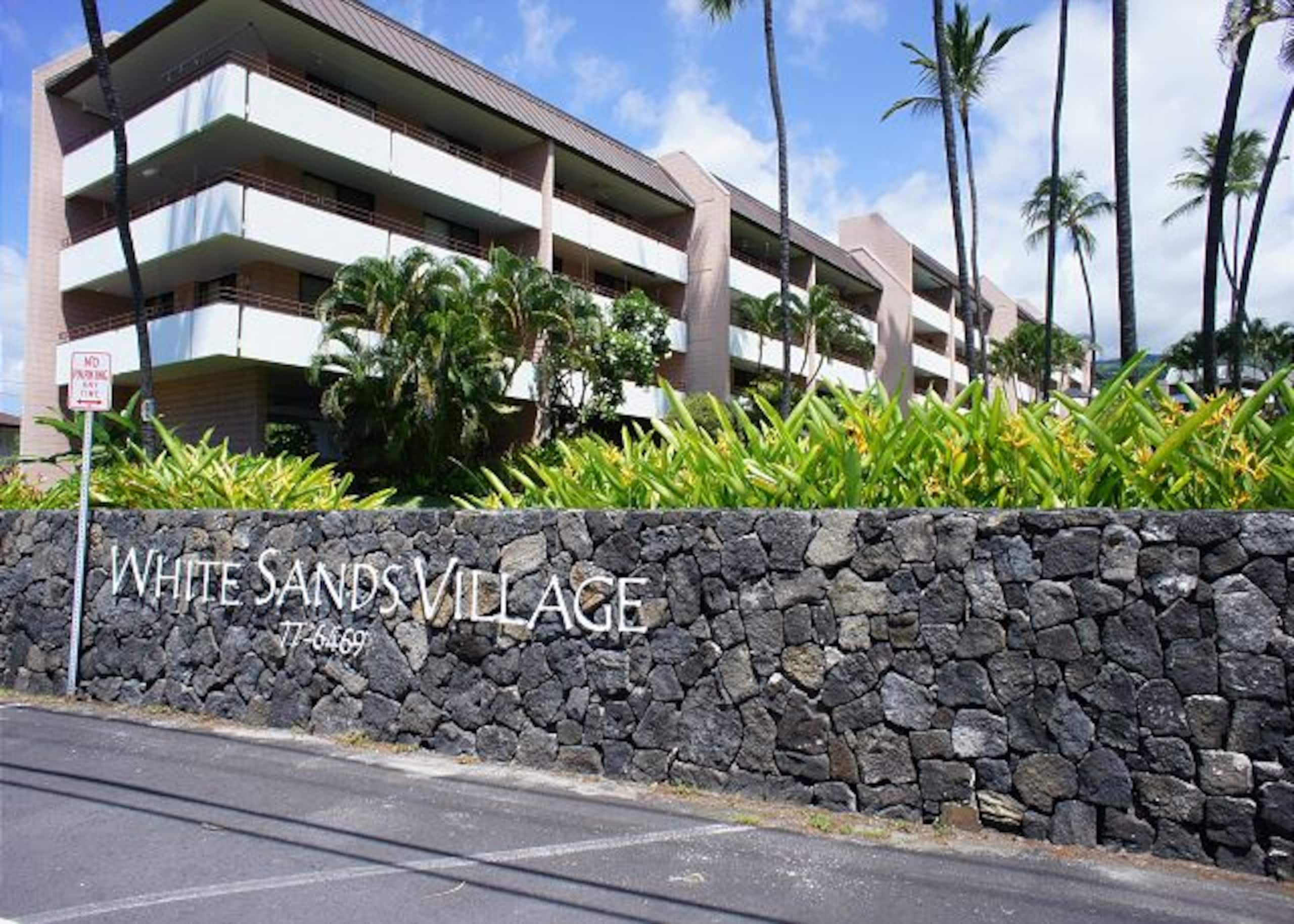 Condo in Kailua-Kona · ★5.0 · 2 bedrooms · 4 beds · 2 baths - Image 31