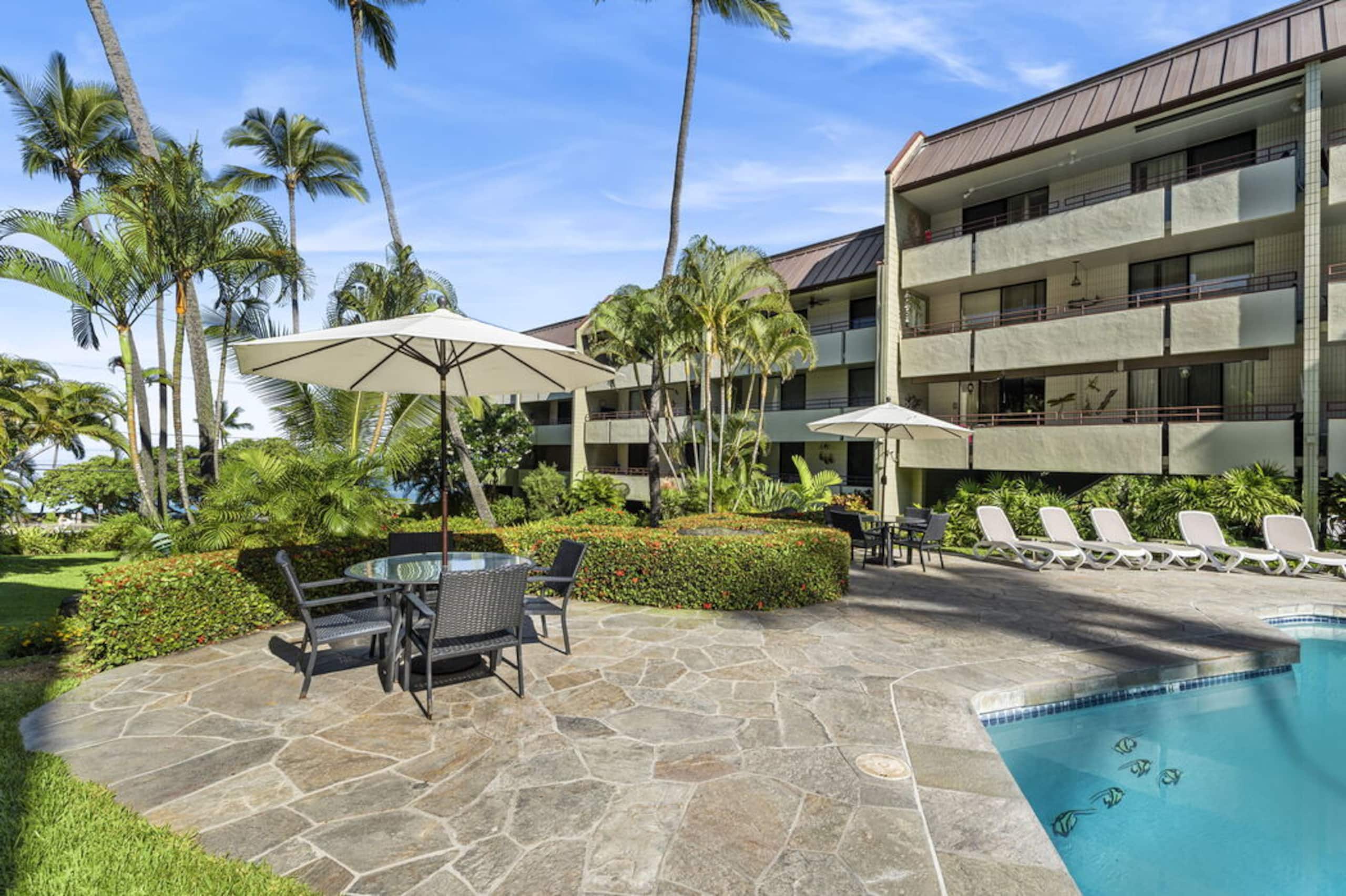 Condo in Kailua-Kona · ★5.0 · 2 bedrooms · 4 beds · 2 baths - Image 44