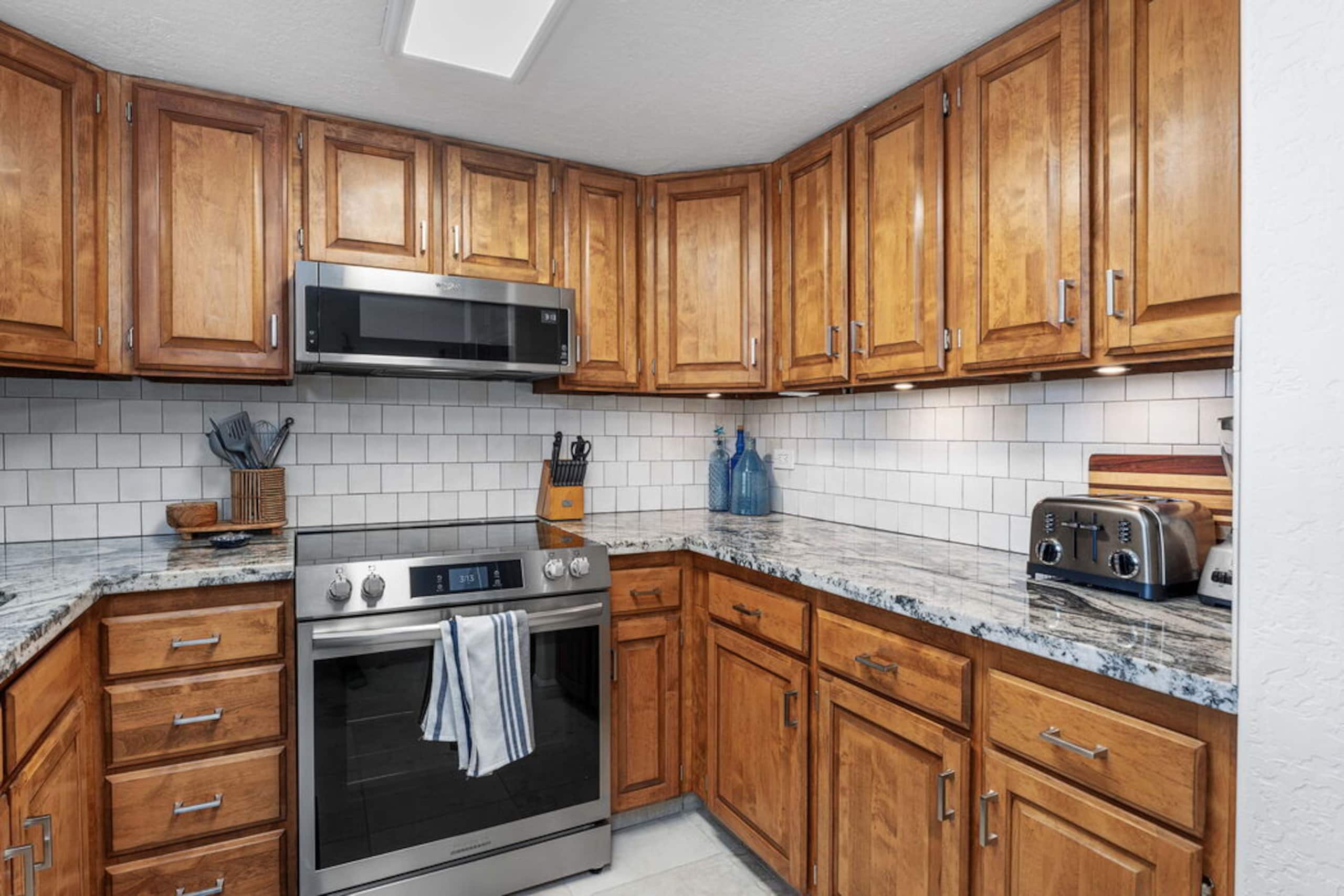 Condo in Kailua-Kona · ★5.0 · 2 bedrooms · 4 beds · 2 baths - Image 8