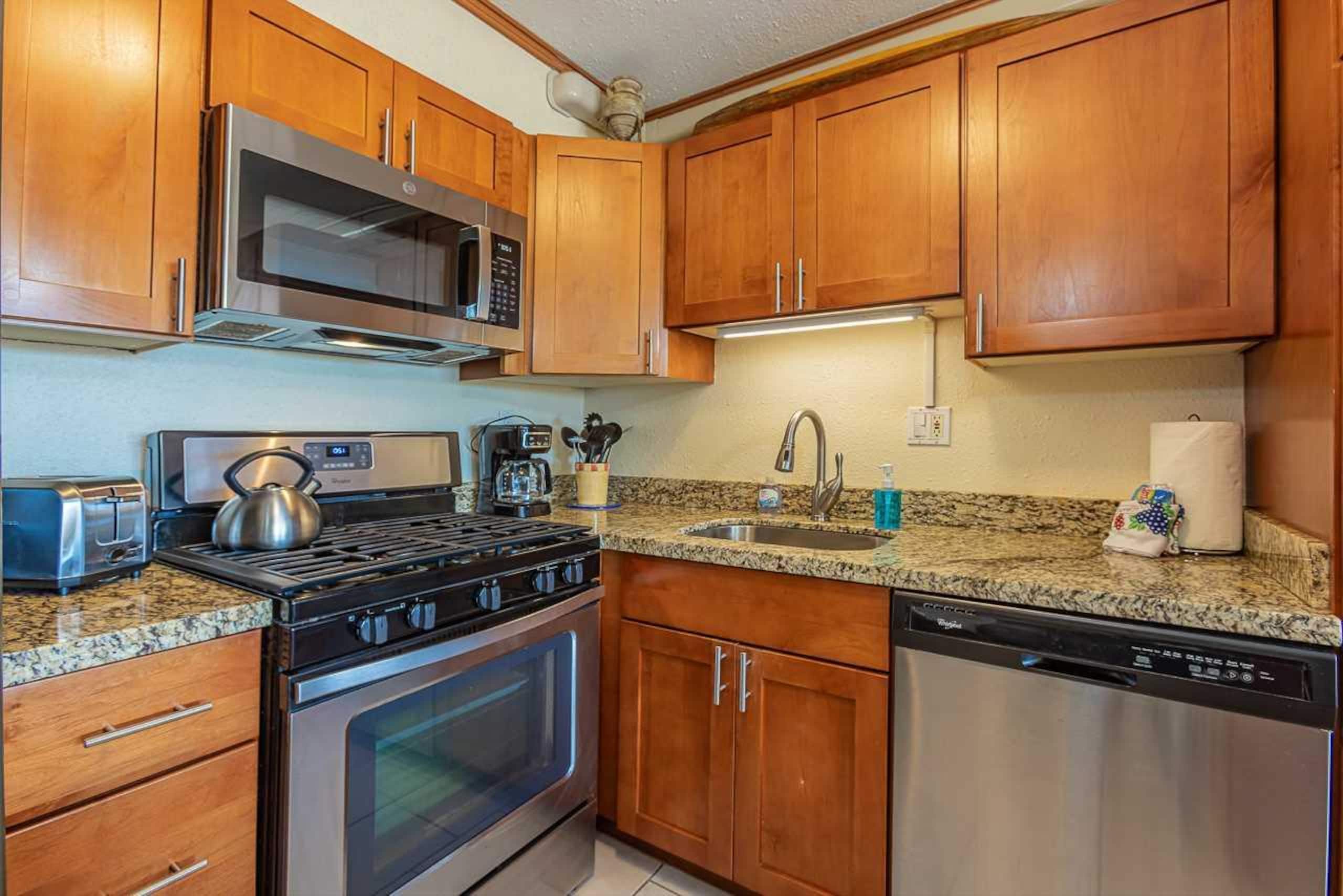 Condo in Kihei · ★4.69 · 1 bedroom · 2 beds · 1 private bath - Image 16