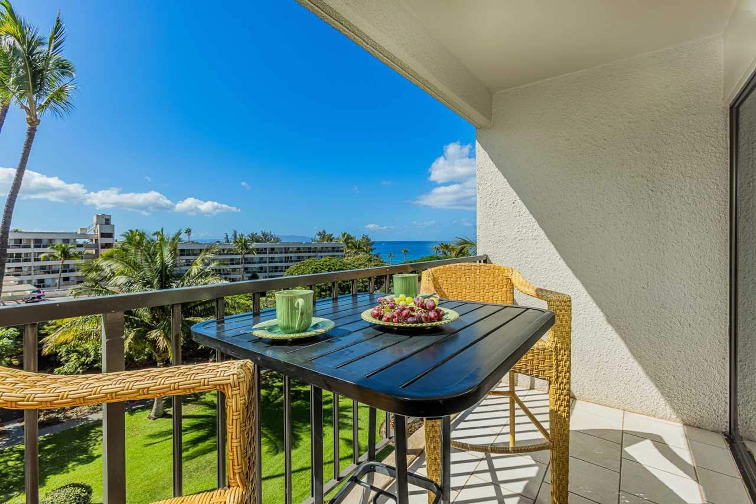 Condo in Kihei · ★4.69 · 1 bedroom · 2 beds · 1 private bath - Image 4