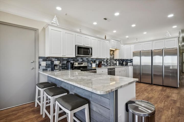 Elliott Beach Rentals managed Airbnb listing 3