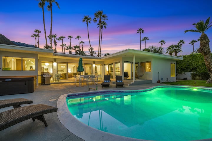 Hilltop Hideaway - Hillside mid-century modern vac - Houses for