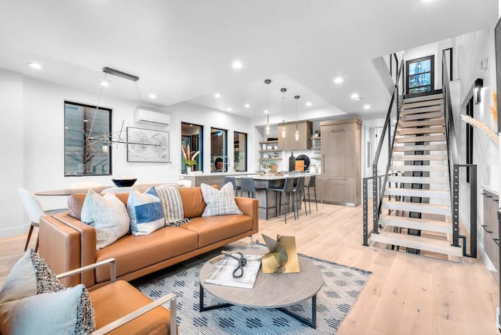 ช่วงเวลาที่น่าประทับใจในพื้นที่ที่ไหลลื่นที่ออกแบบมาเพื่อความสามัคคี