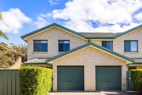 Port Stephens Spacious Townhouse