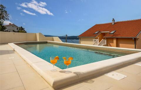 Nice home in Dramalj with Wi-Fi