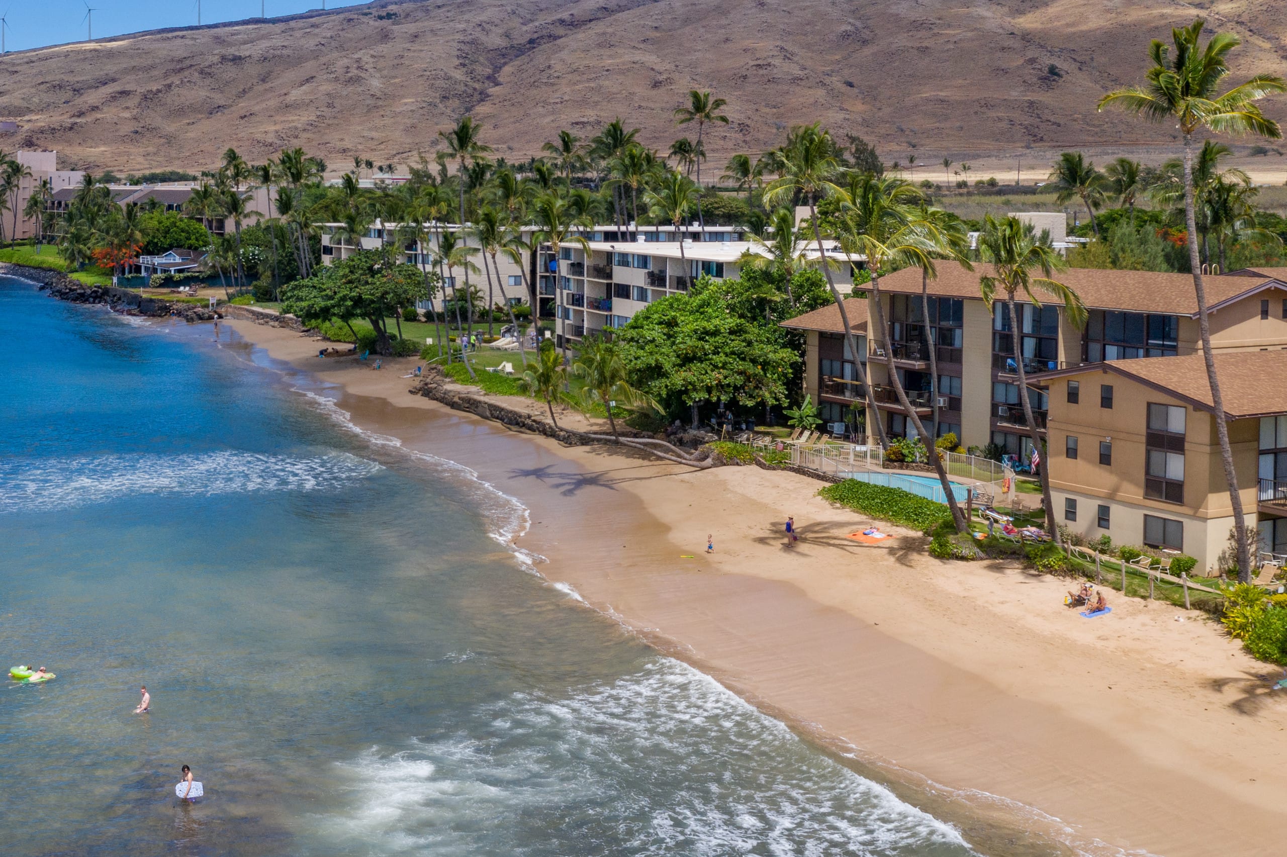 Condo in Wailuku · ★4.75 · 1 bedroom · 2 beds · 1 shared bath - Image 2