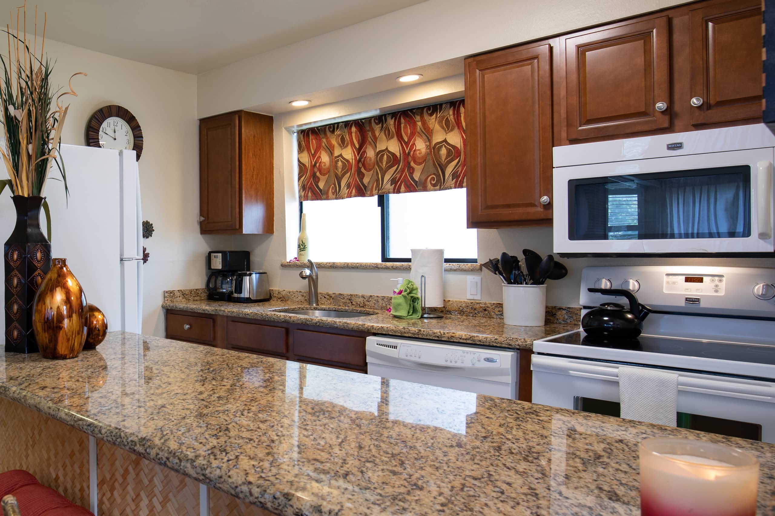 Condo in Wailuku · ★4.75 · 1 bedroom · 2 beds · 1 shared bath - Image 15