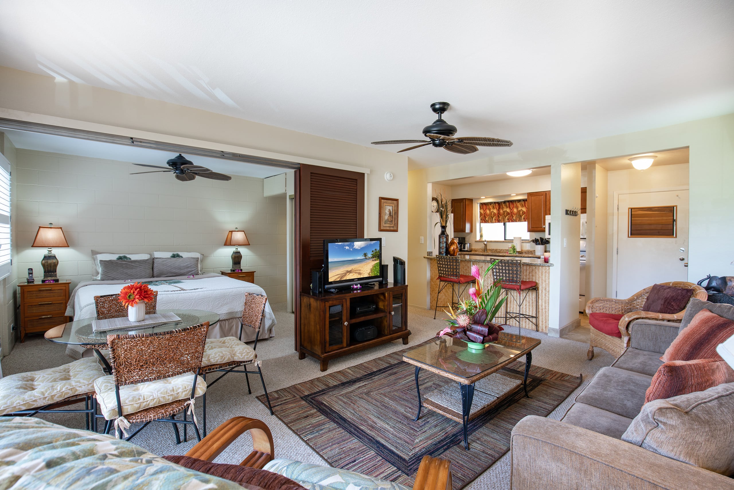 Condo in Wailuku · ★4.75 · 1 bedroom · 2 beds · 1 shared bath - Image 9