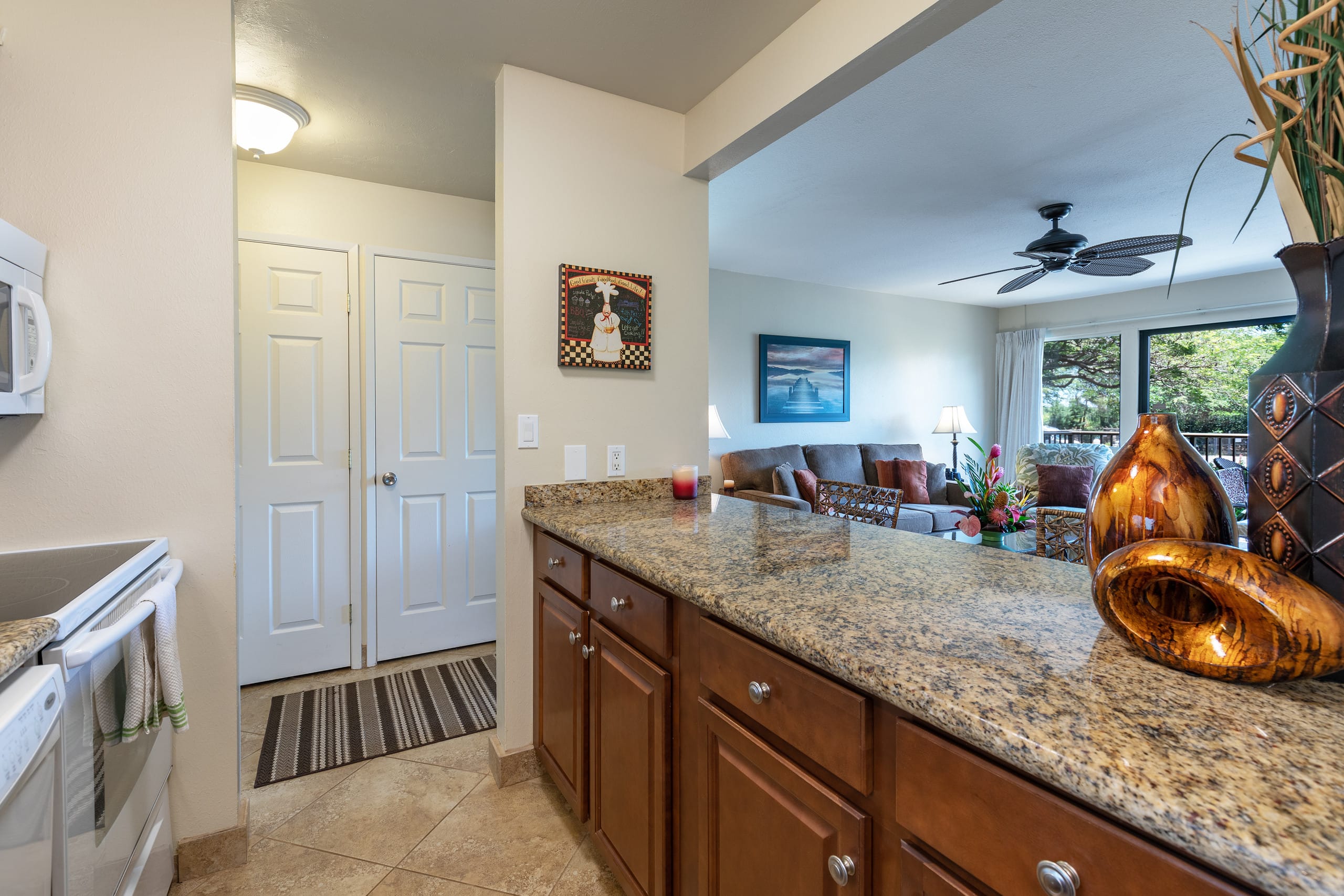 Condo in Wailuku · ★4.75 · 1 bedroom · 2 beds · 1 shared bath - Image 22