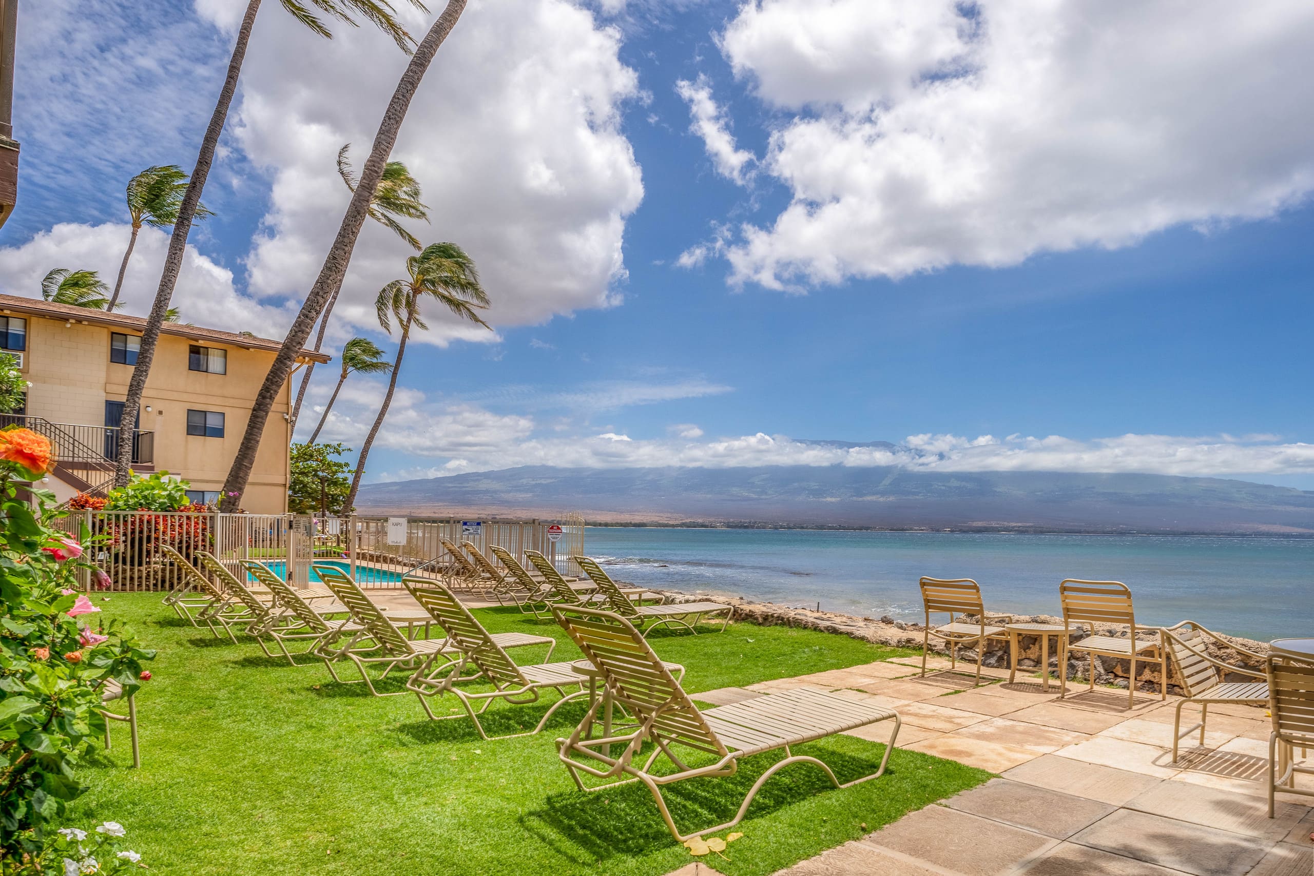 Condo in Wailuku · ★4.75 · 1 bedroom · 2 beds · 1 shared bath - Image 31