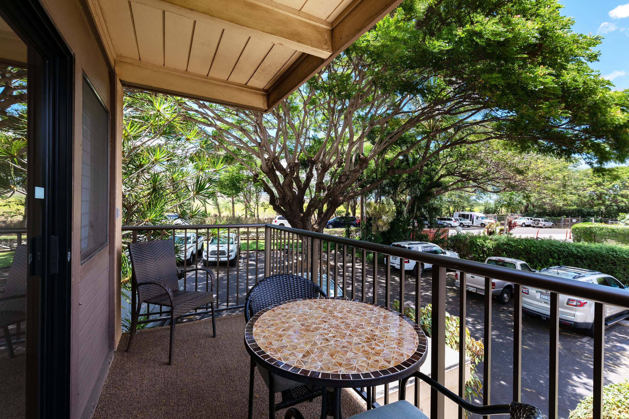 Condo in Wailuku · ★4.75 · 1 bedroom · 2 beds · 1 shared bath - Image 27
