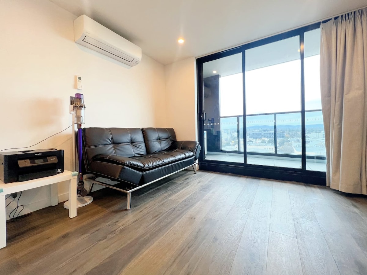 Top Airbnb: New Brand Boxhill Apartment with view 12B in Box Hill