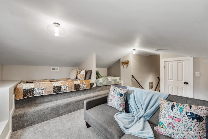 საძინებელი „Twin Burrow Loft“ - ზემოთ