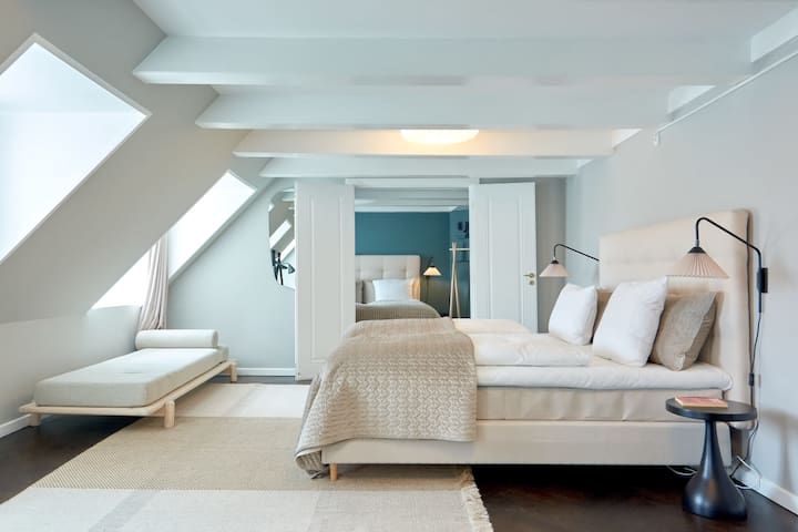 Luxury 2-Story Penthouse w/Private Rooftop in CPH gallery image 2