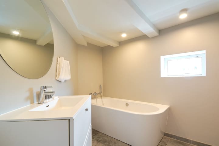 Luxury 2-Story Penthouse w/Private Rooftop in CPH gallery image 4