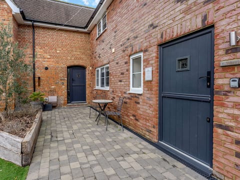 3 Bed in Newport (90245)
