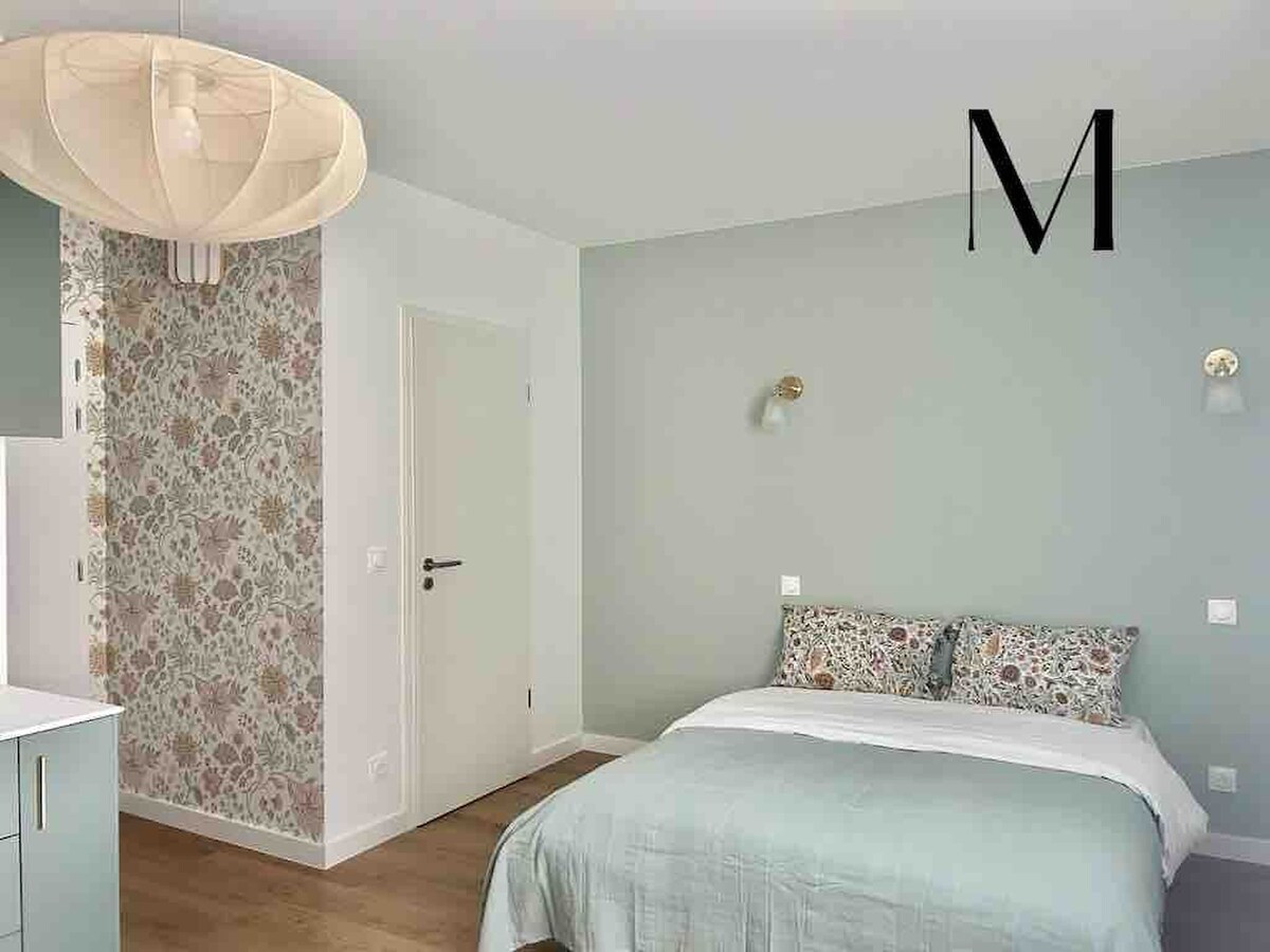 Successful Airbnb property: M033 Beautiful, stylish studio in the city center in Annemasse