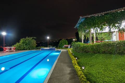 8BD W/Pool, Jacuzzi & Top Views | Villa Montana