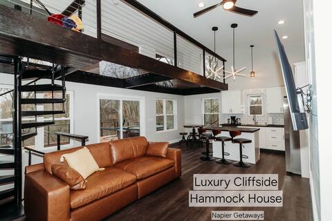 Luxury Cliffside Hammock House