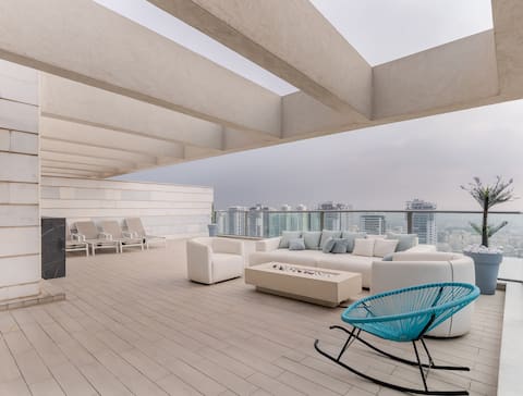 Penthouse on 24th floor 4-BDR By MadrigalRentals