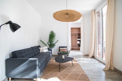 Top performing Airbnb: P1grvcc1059 - Fantastic 2BR flat in the center in Hostafrancs