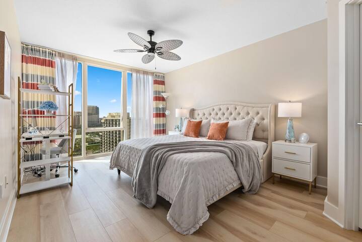 Luxury Two Bedroom Suite in Waikiki, Condo with Pa gallery image 3