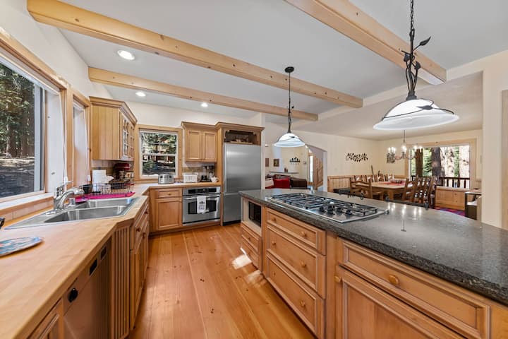 Fox Crossing By Tahoe Getaways - Tahoe Donner Hoa - Truckee, CA
