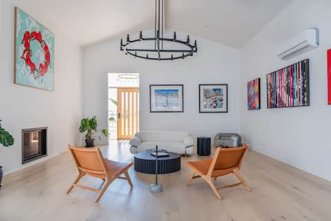 Casa del Candelabra - light filled luxury retreat