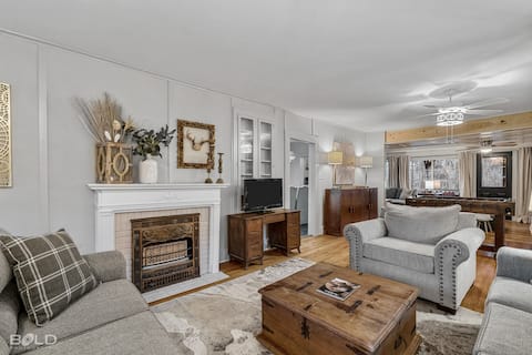 Grand Harbor Lakefront • Kayaks, Canoes & Views