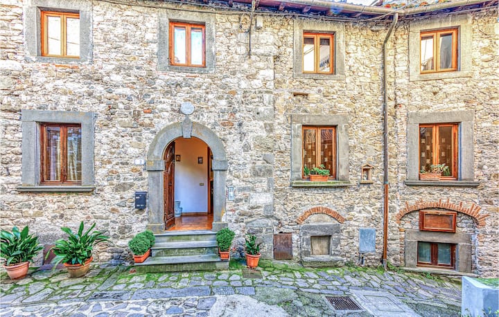 Cozy Apartment In Gioviano -Lu- - Bagni di Lucca