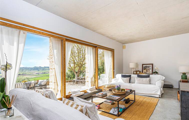 Awesome home in Ariany gallery image 4