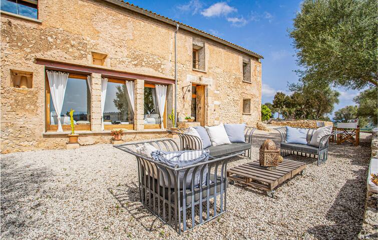 Awesome home in Ariany gallery image 3