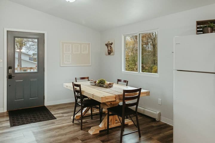 Washington Manor Room #7 - Affordable Room Stay - Stevens Point, WI