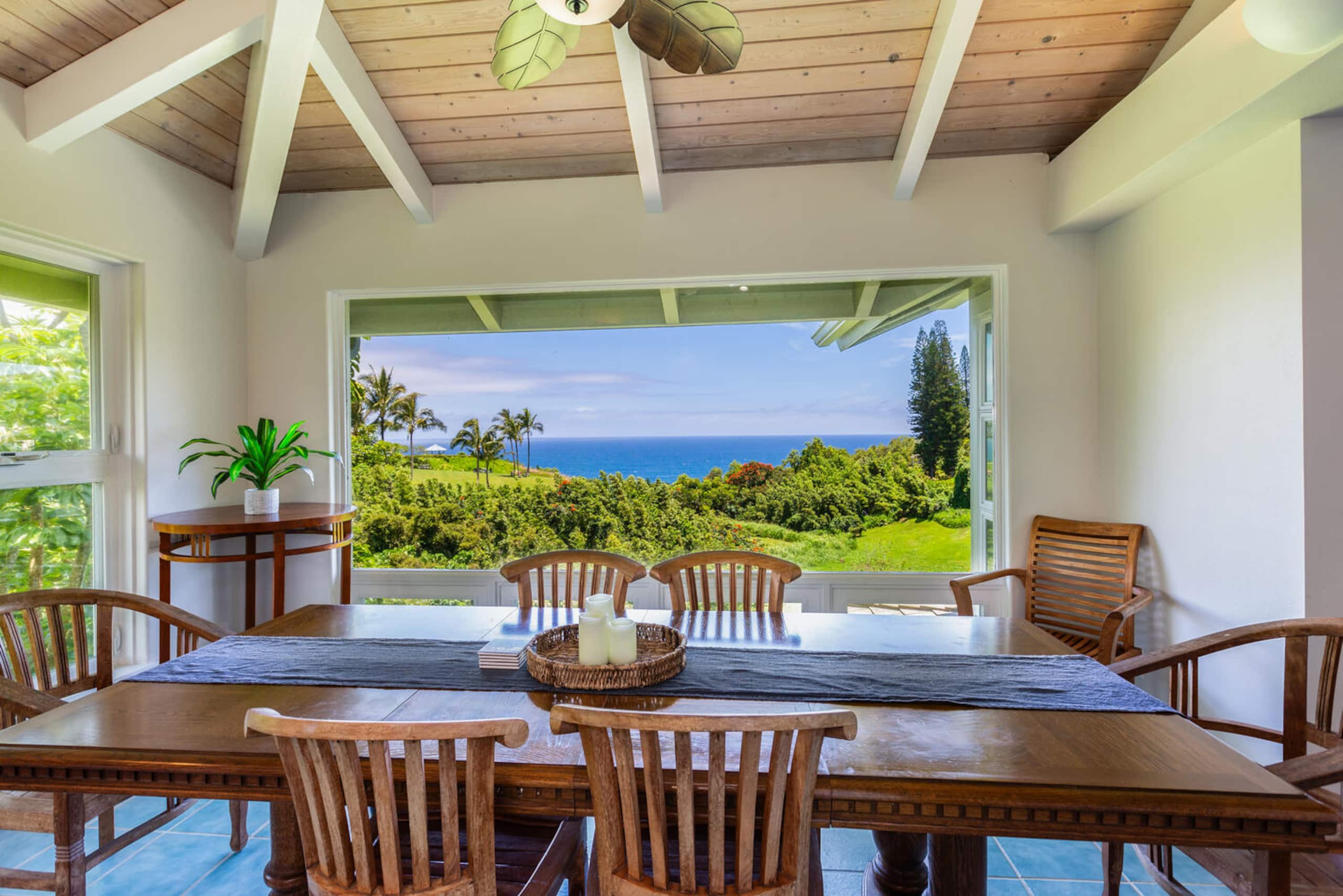 Home in Princeville · ★4.94 · 4 bedrooms · 5 beds · 2.5 baths - Image 5