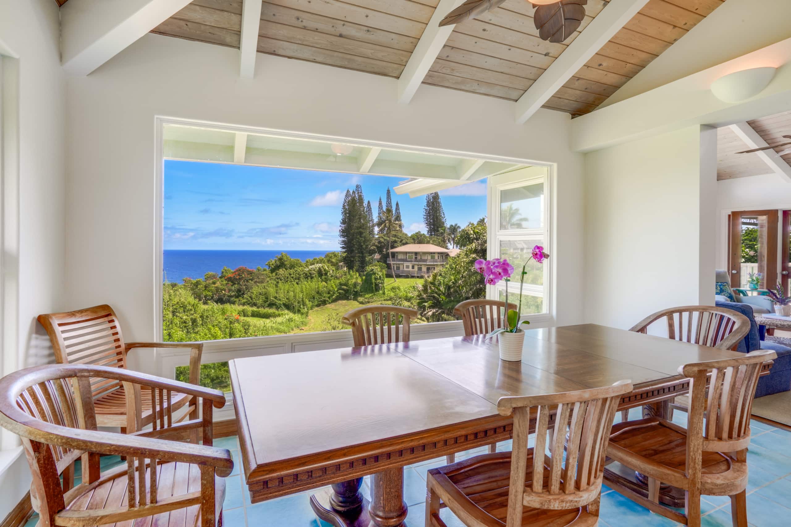 Home in Princeville · ★4.94 · 4 bedrooms · 5 beds · 2.5 baths - Image 10
