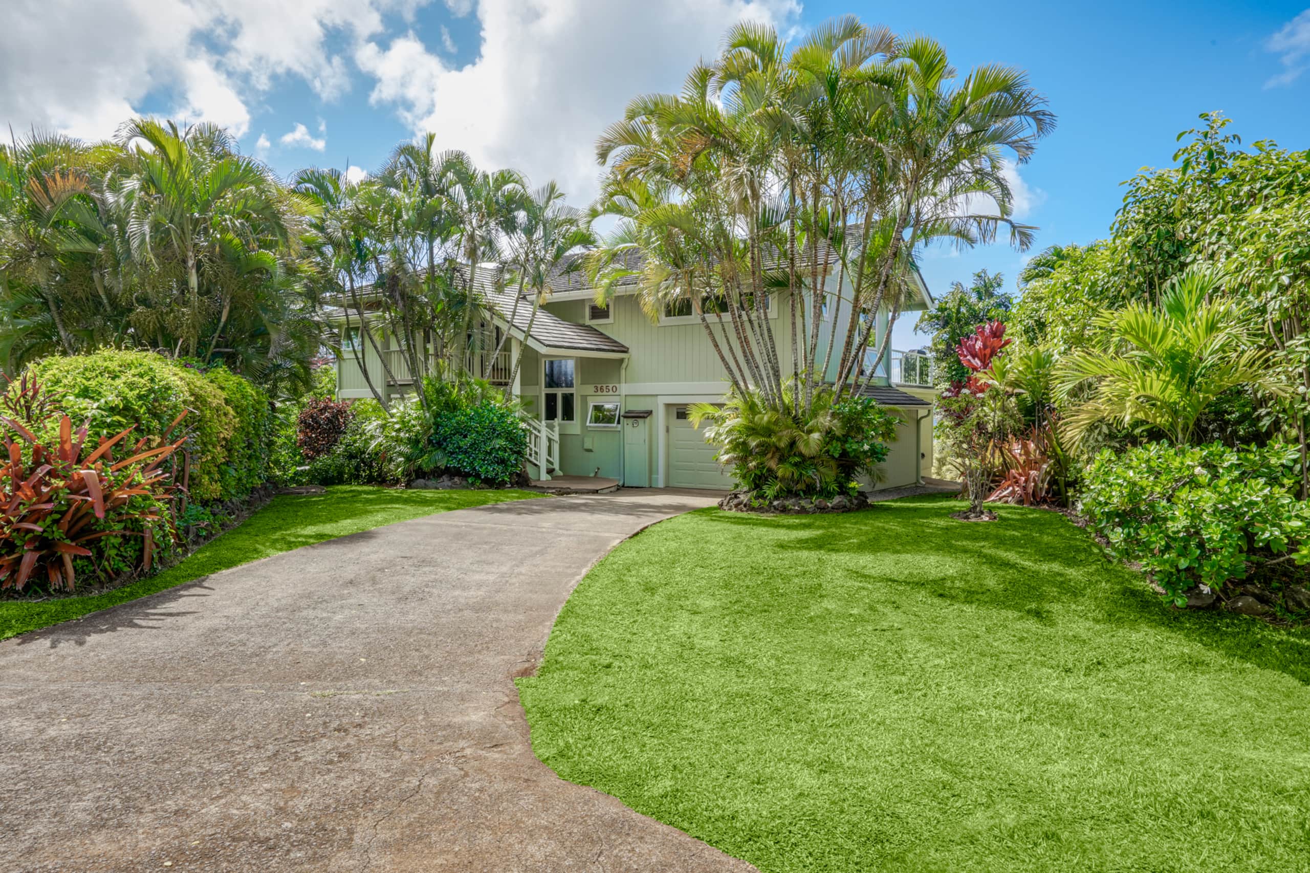 Home in Princeville · ★4.94 · 4 bedrooms · 5 beds · 2.5 baths - Image 32