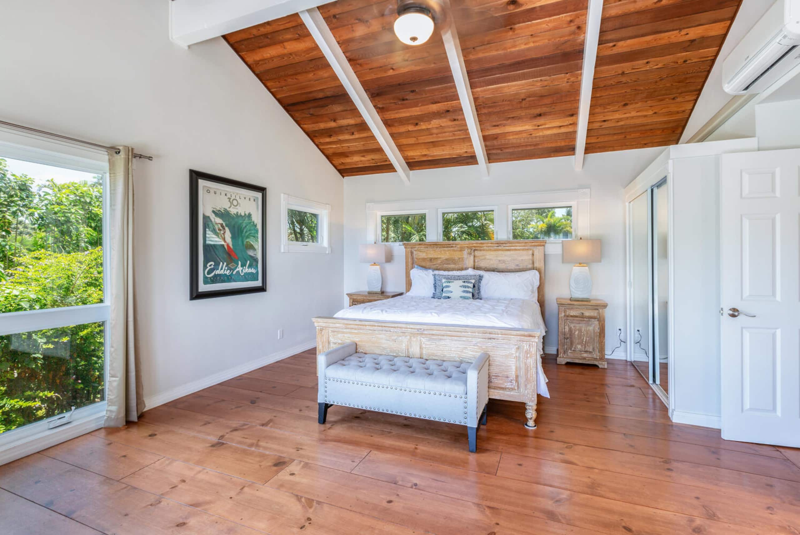 Home in Princeville · ★4.94 · 4 bedrooms · 5 beds · 2.5 baths - Image 16