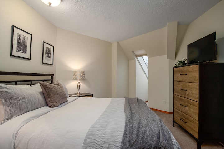 Ndiq shfaqjen tënde të preferuar nga rehatia e krevatit