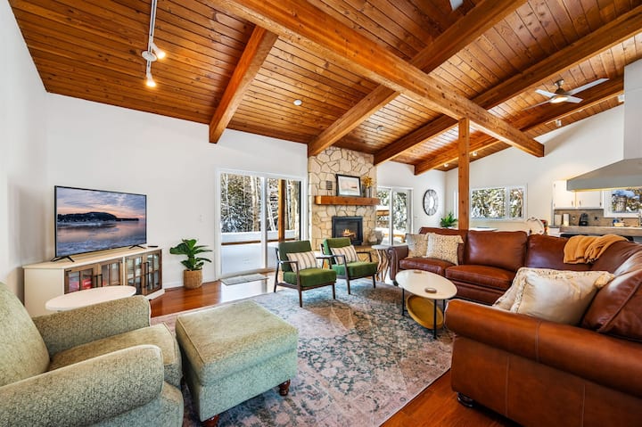 Wooded Retreat on the Outskirts of Fish Creek