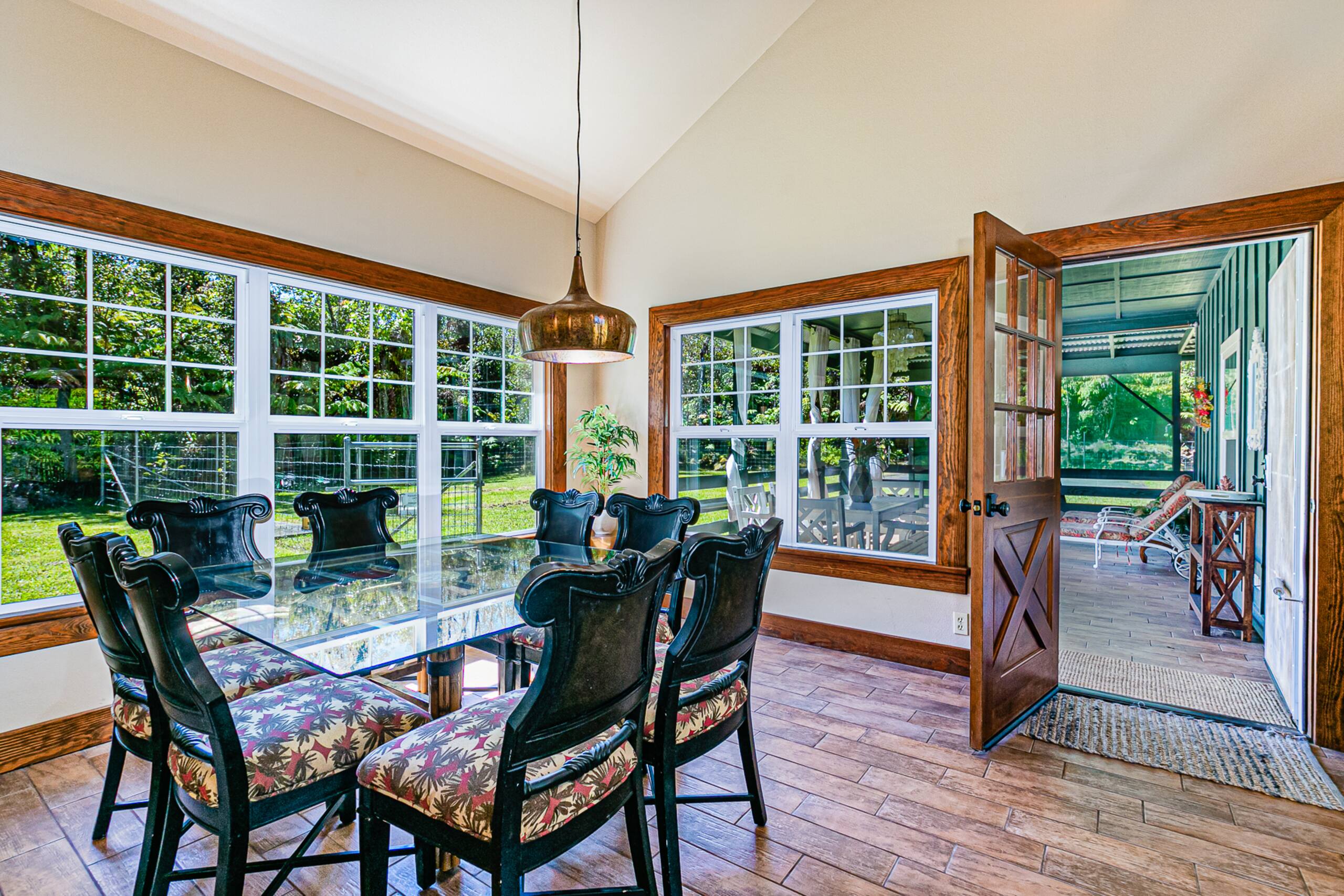 Home in Volcano · ★4.77 · 4 bedrooms · 5 beds · 3 private baths - Image 11