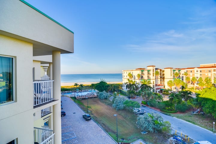 Ocean View: Top-floor Sunset Vistas Condo! - Treasure Island, FL
