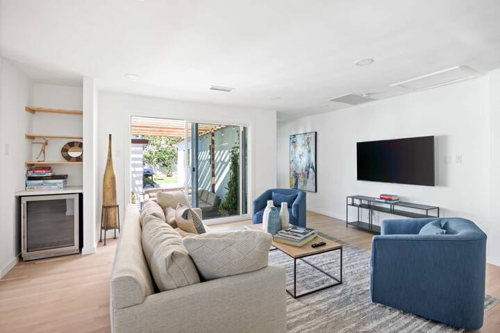 The Culver | 6 bedrooms & spa! by Colby & Conrad gallery image 4