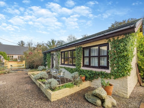 Bramble Cottage-UK45596