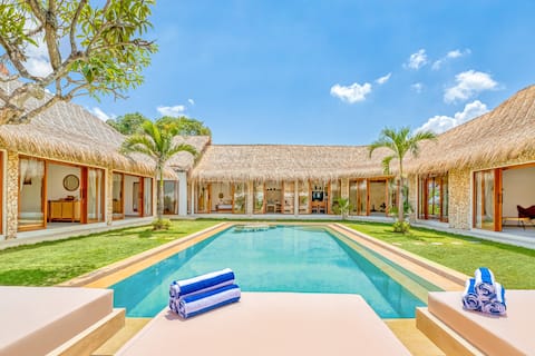 Villa El Gaucho: Brand New 9BDR, Prime Location