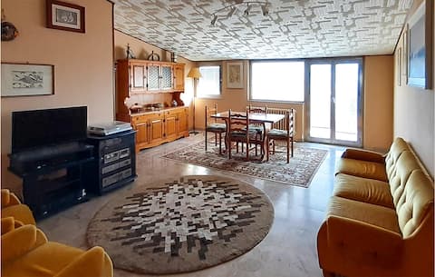 Stunning apartment in Penne with WiFi