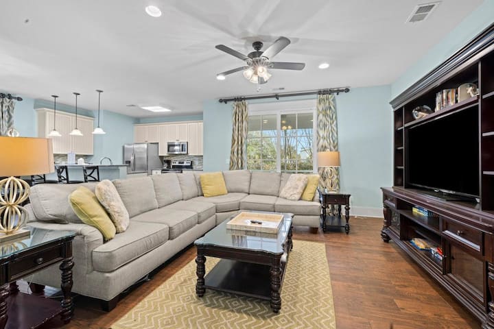 Elegant 4 Bedroom Family Home With Amenities - North Myrtle Beach, SC