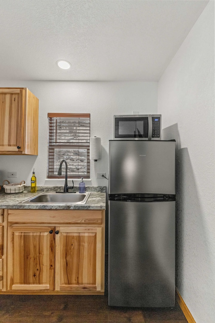 Cabin 17 - King Bed, New Kitchen & Bath - Estes Park, CO